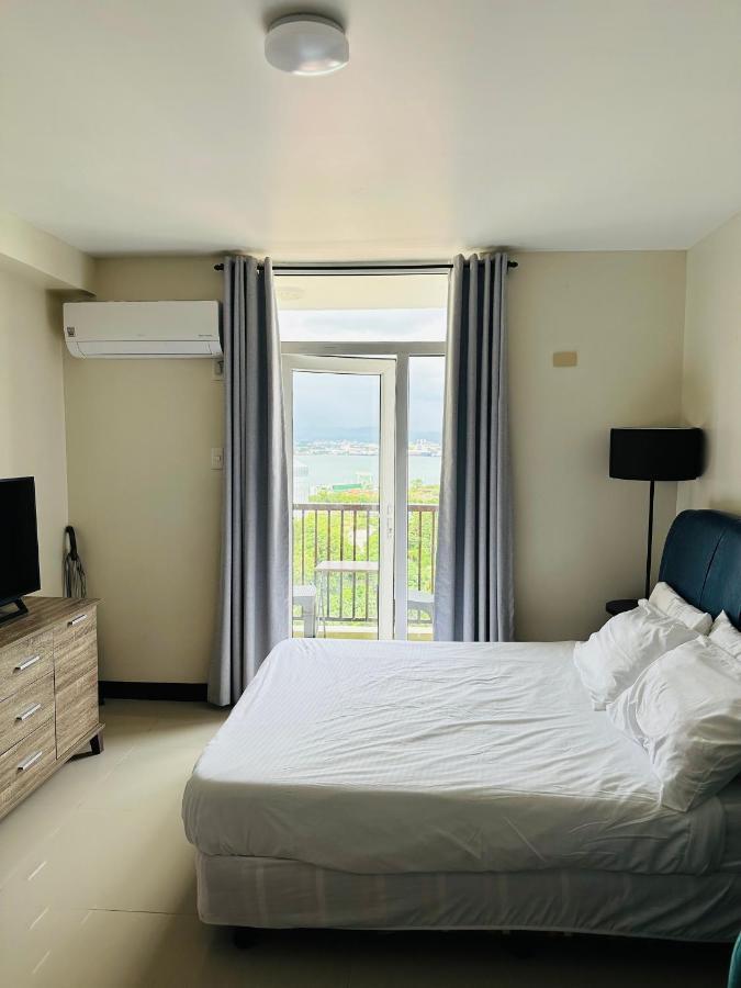 Seaview Sunset Apartment Cebu